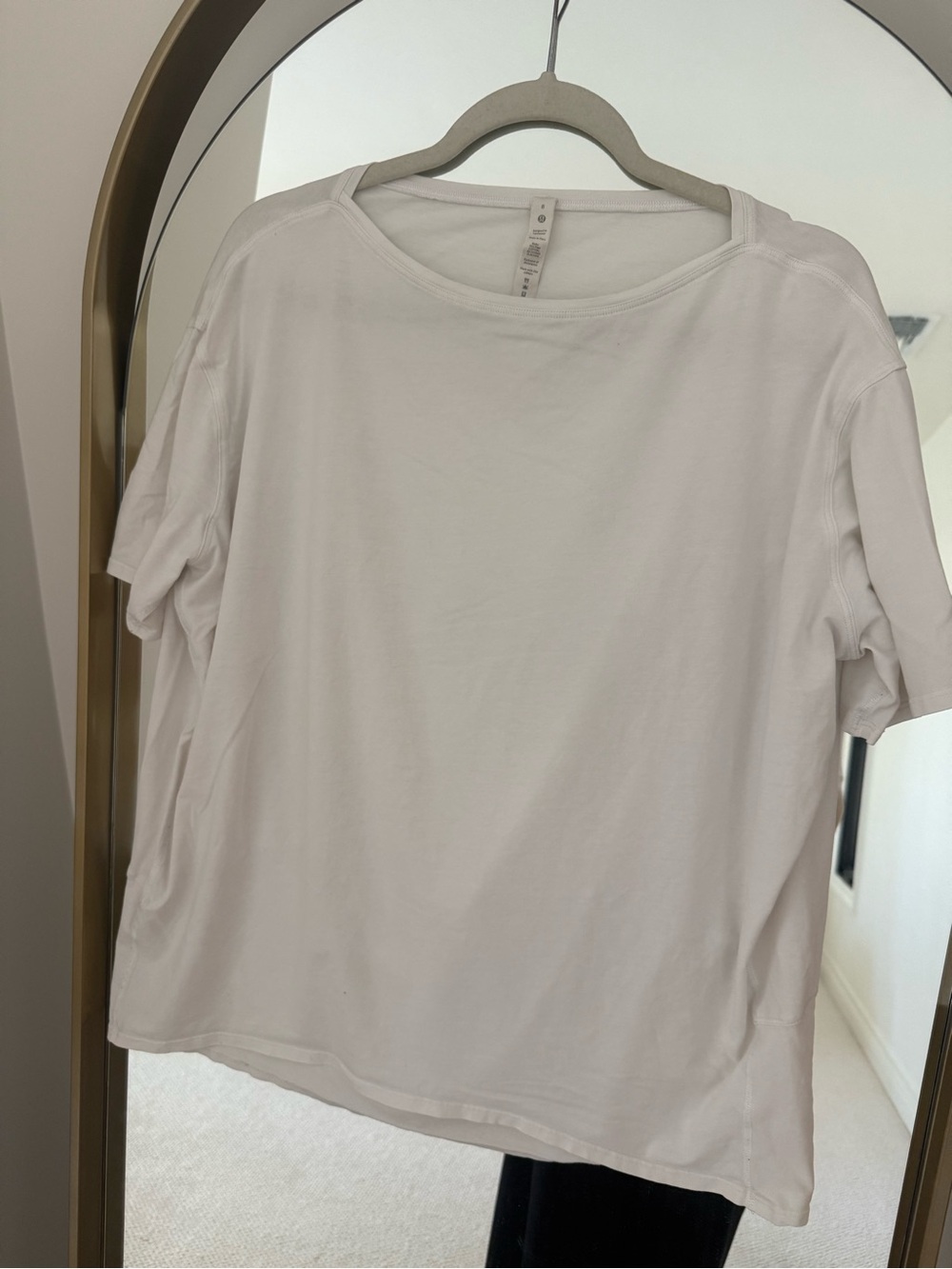 Lululemon Back in action Short Sleeve Tee